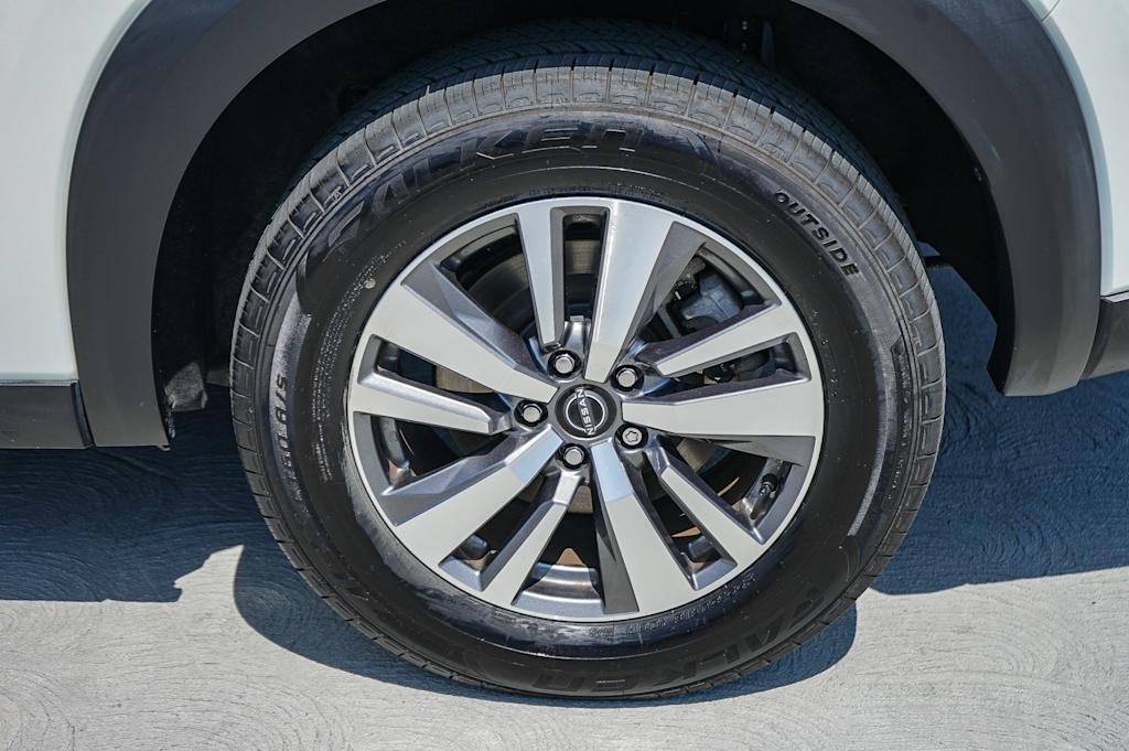 Thumbnail: 2023 Nissan Pathfinder - 5