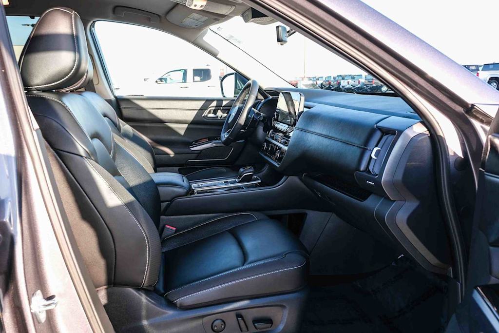 Thumbnail: 2025 Nissan Pathfinder - 10