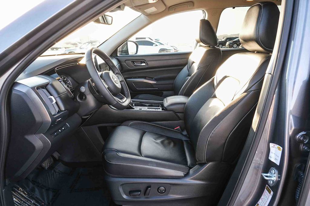 Thumbnail: 2025 Nissan Pathfinder - 11
