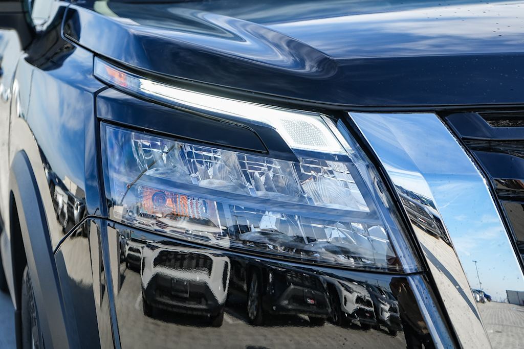 Thumbnail: 2025 Nissan Pathfinder - 17
