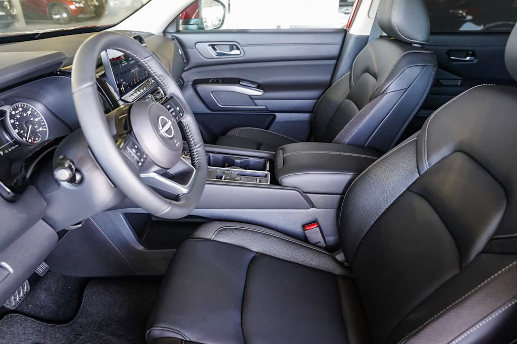 Thumbnail: 2025 Nissan Pathfinder - 10