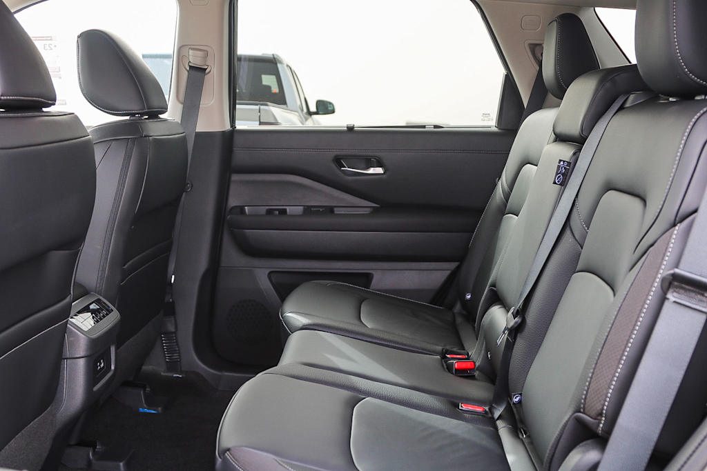 Thumbnail: 2025 Nissan Pathfinder - 12