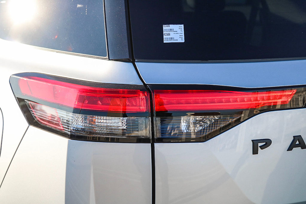 Thumbnail: 2025 Nissan Pathfinder - 21