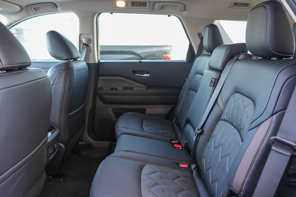 Thumbnail: 2026 Nissan Pathfinder - 10