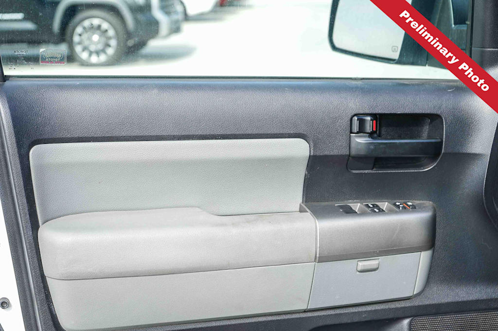 Thumbnail: 2017 Toyota Sequoia - 18