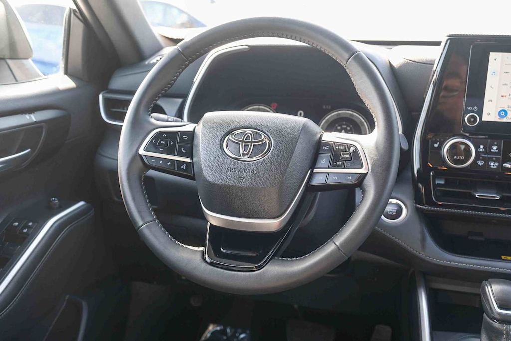 Thumbnail: 2025 Toyota Highlander - 8
