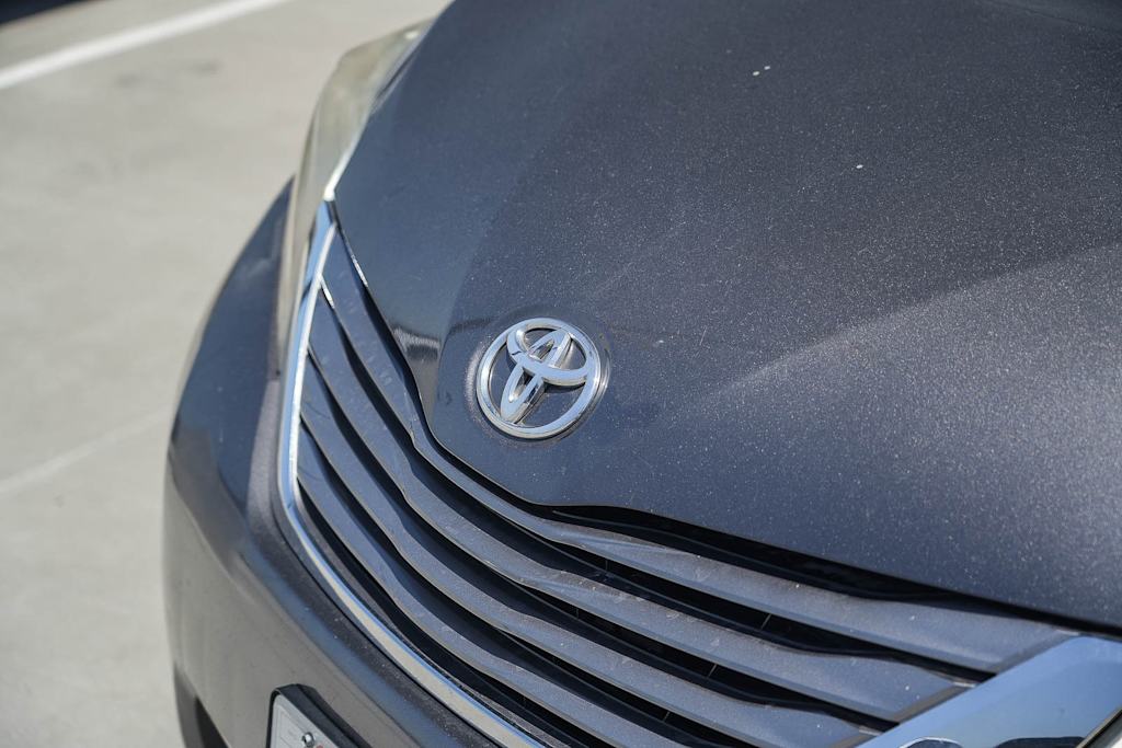 Thumbnail: 2017 Toyota Sienna - 6