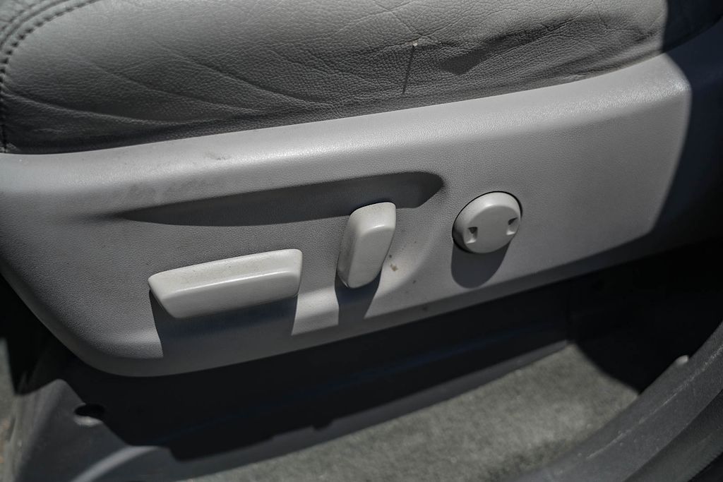 Thumbnail: 2017 Toyota Sienna - 23