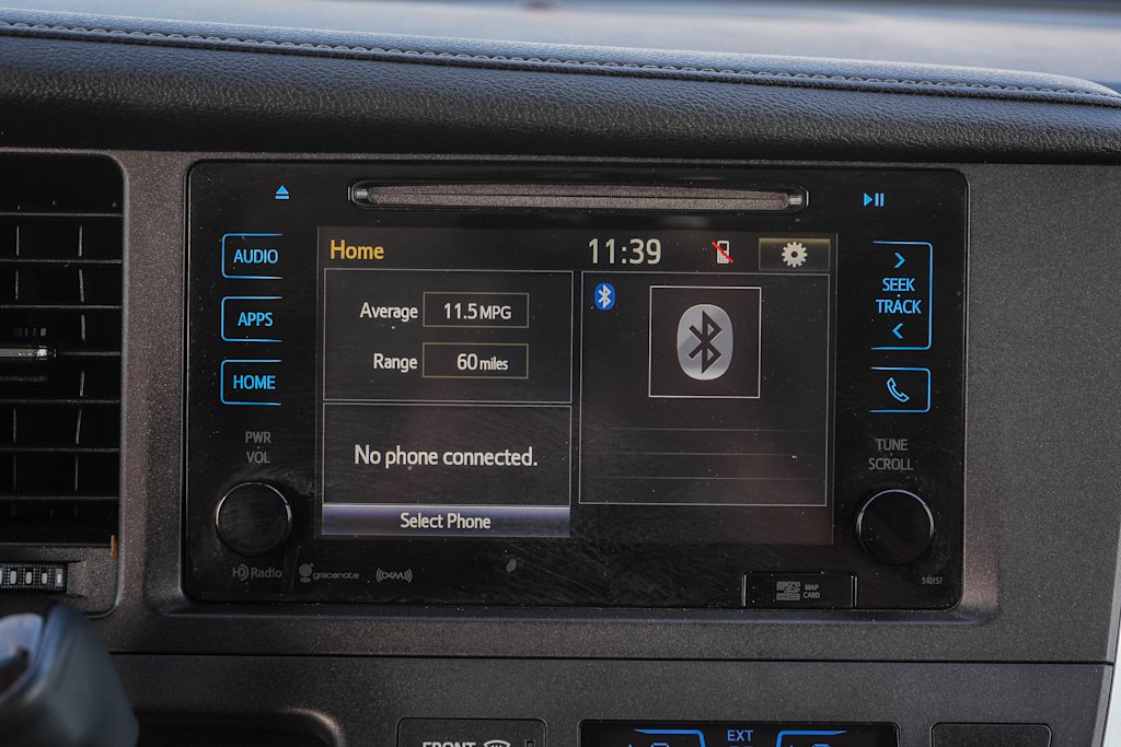 Thumbnail: 2017 Toyota Sienna - 23