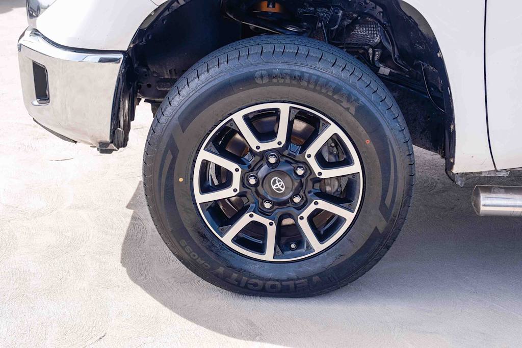 Thumbnail: 2017 Toyota Tundra - 18