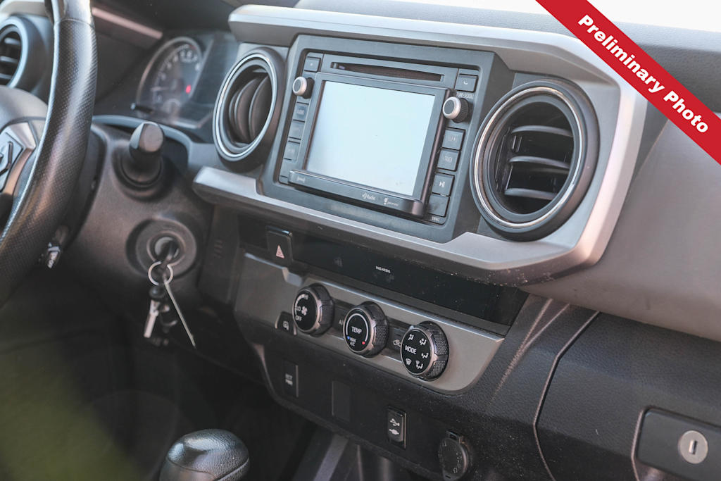 Thumbnail: 2018 Toyota Tacoma - 9