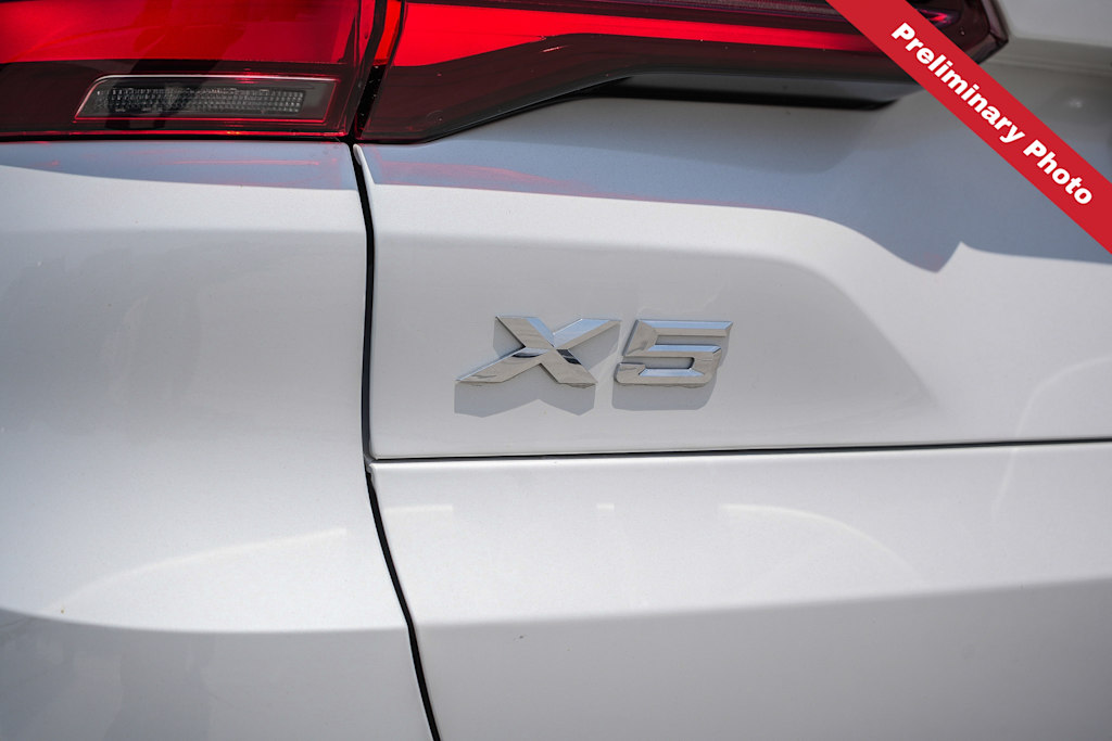 Thumbnail: 2021 BMW X5 - 17
