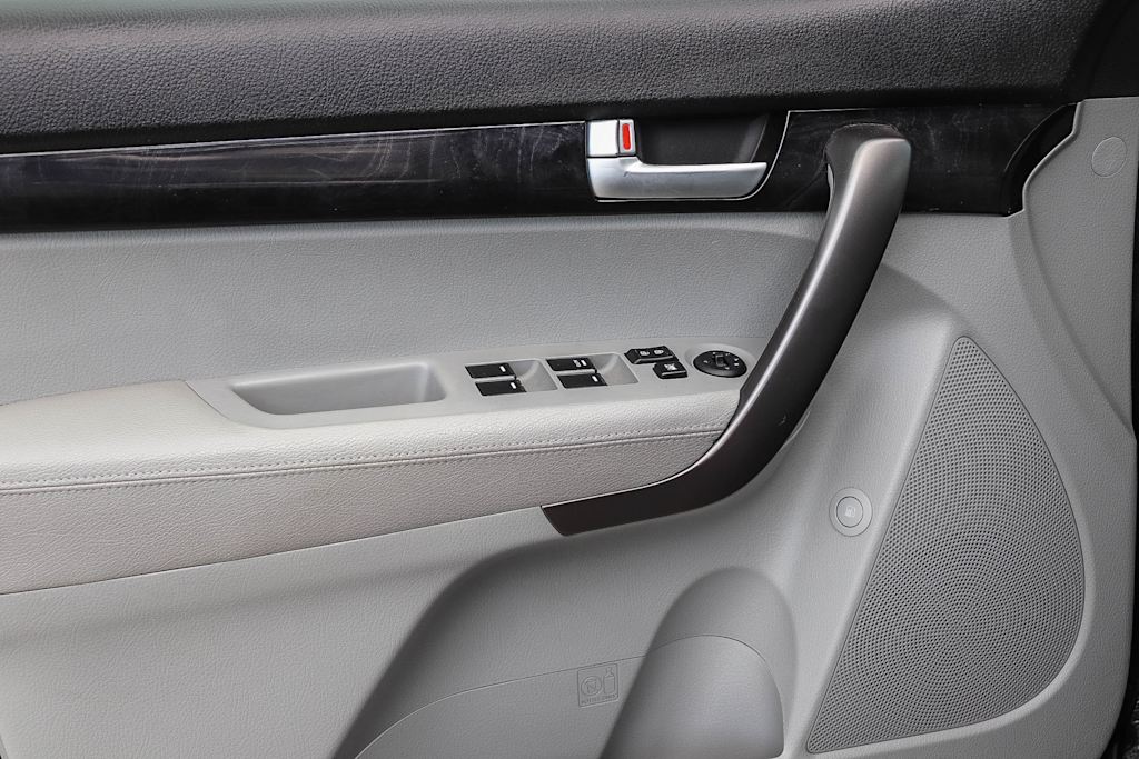 Thumbnail: 2015 Kia Sorento - 25