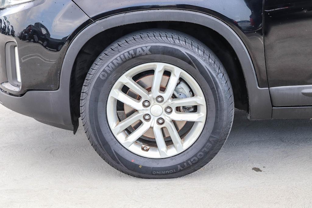 Thumbnail: 2015 Kia Sorento - 6