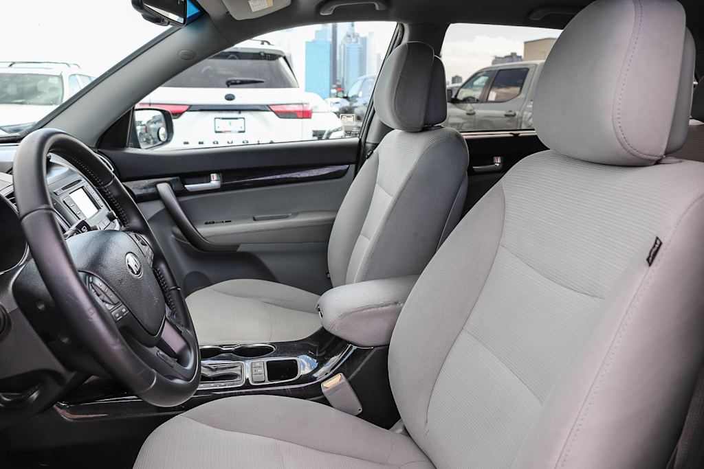 Thumbnail: 2015 Kia Sorento - 10