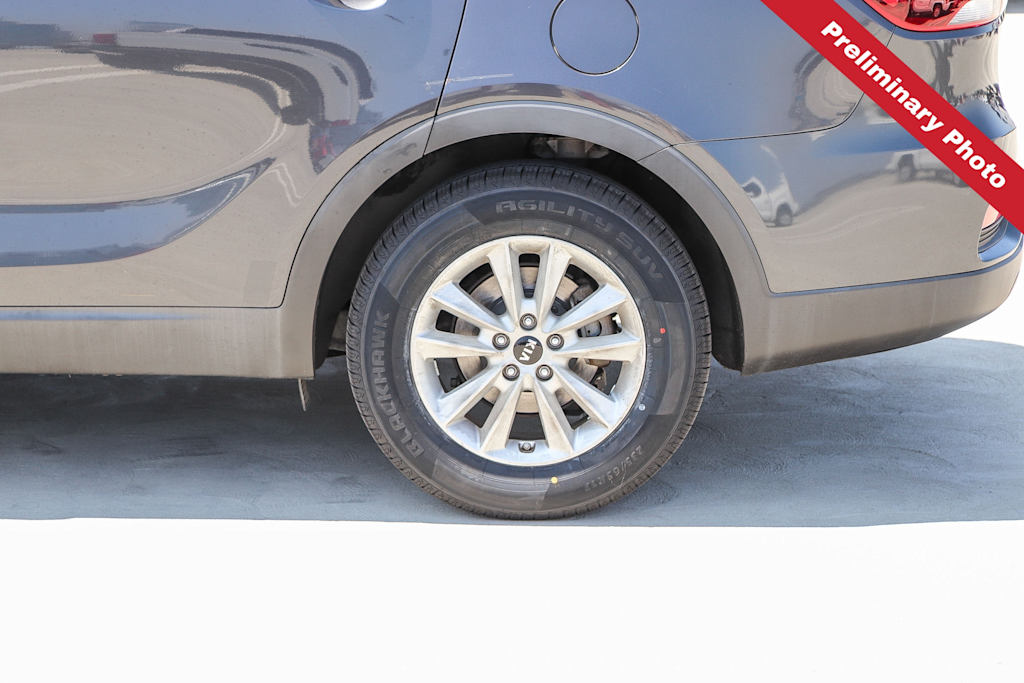 Thumbnail: 2019 Kia Sorento - 18
