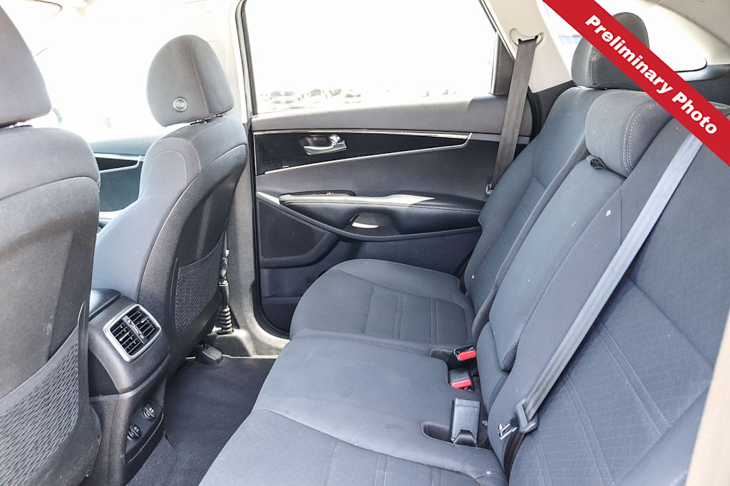 Thumbnail: 2019 Kia Sorento - 8