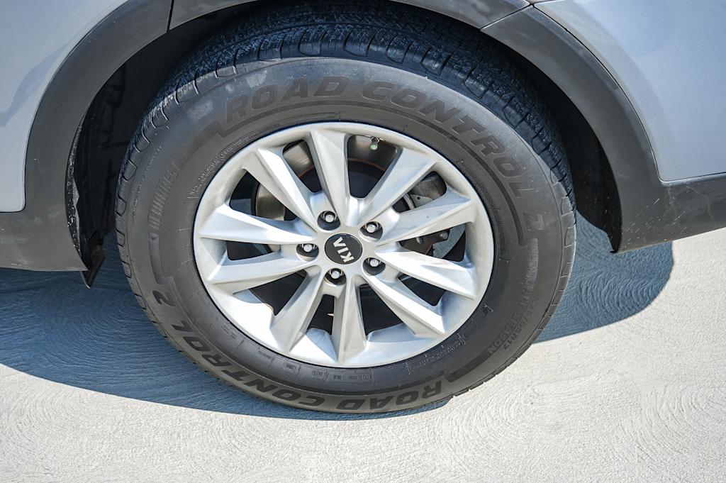 Thumbnail: 2020 Kia Sorento - 7
