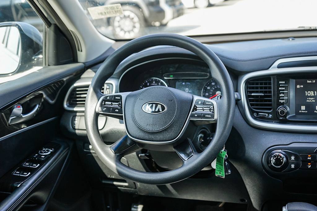 Thumbnail: 2020 Kia Sorento - 9