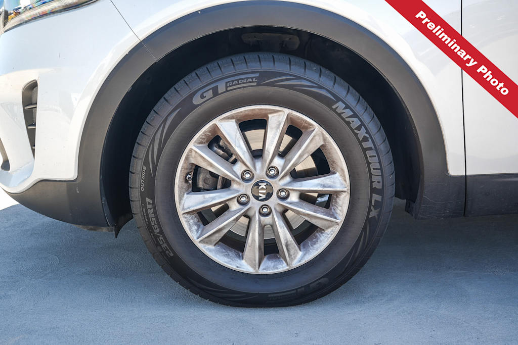 Thumbnail: 2019 Kia Sorento - 17