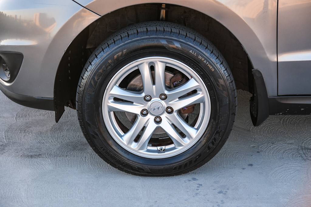 Thumbnail: 2012 Hyundai Santa Fe - 21
