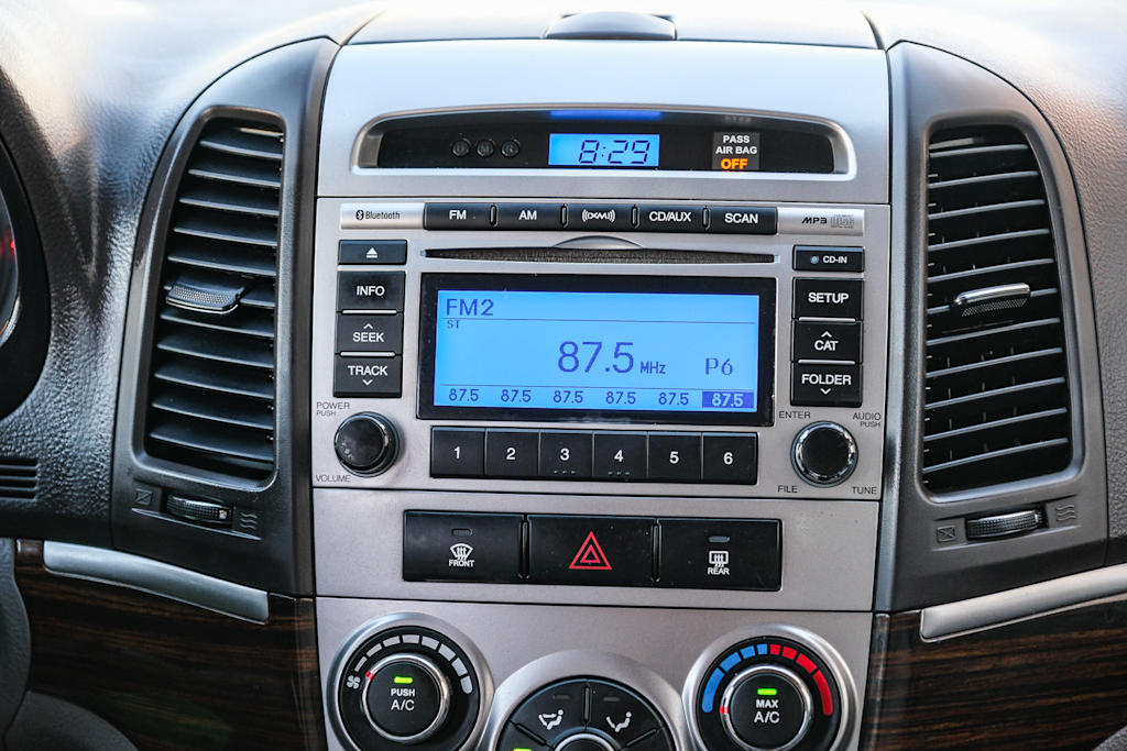 Thumbnail: 2012 Hyundai Santa Fe - 25