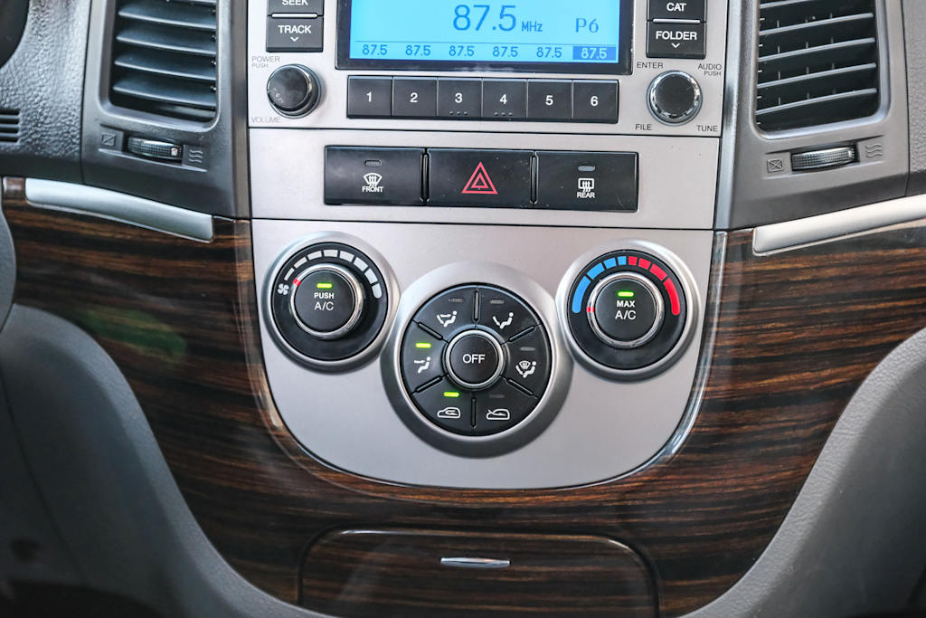 Thumbnail: 2012 Hyundai Santa Fe - 24