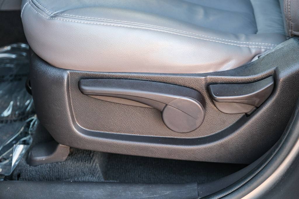 Thumbnail: 2012 Hyundai Santa Fe - 28