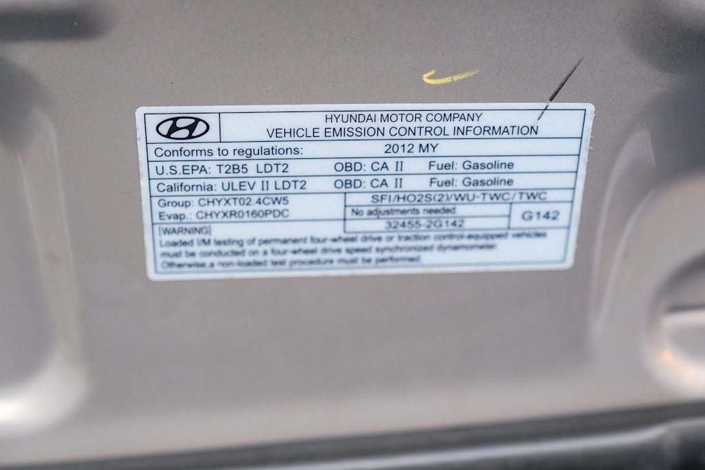 Thumbnail: 2012 Hyundai Santa Fe - 17
