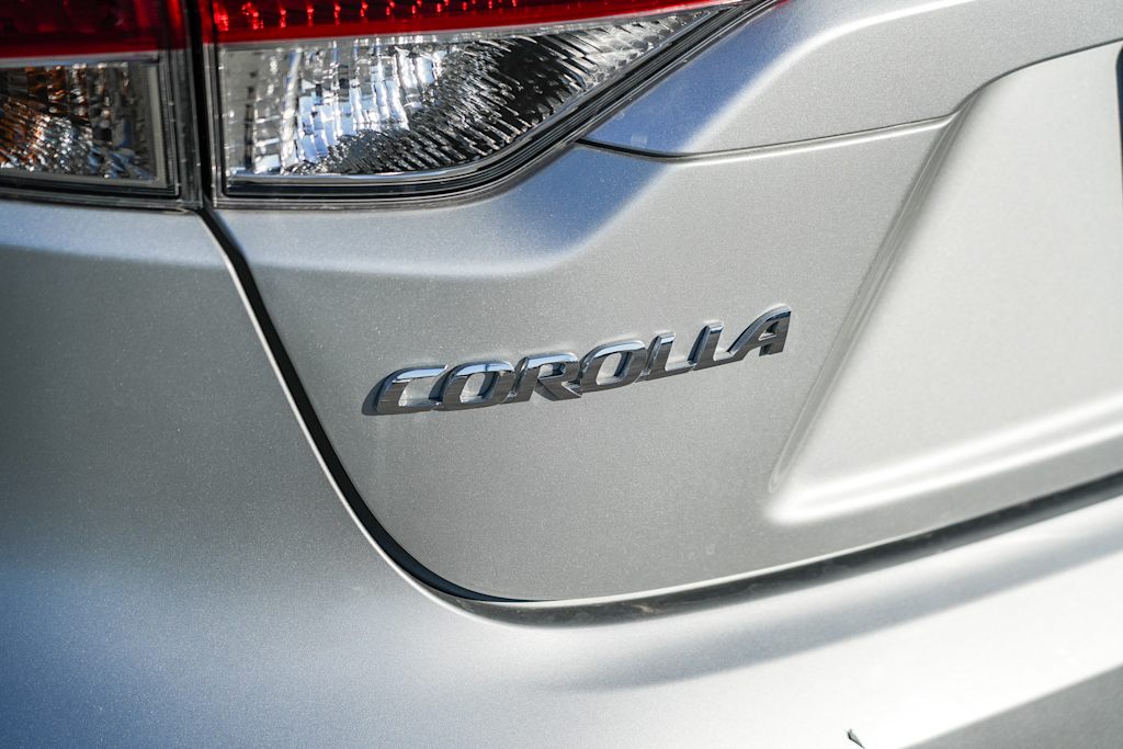 Thumbnail: 2023 Toyota Corolla - 17