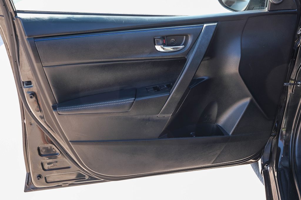 Thumbnail: 2018 Toyota Corolla - 27