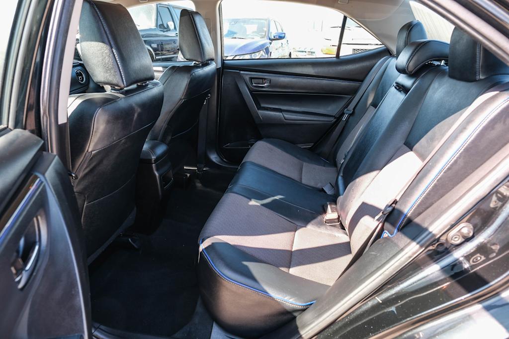 Thumbnail: 2018 Toyota Corolla - 12