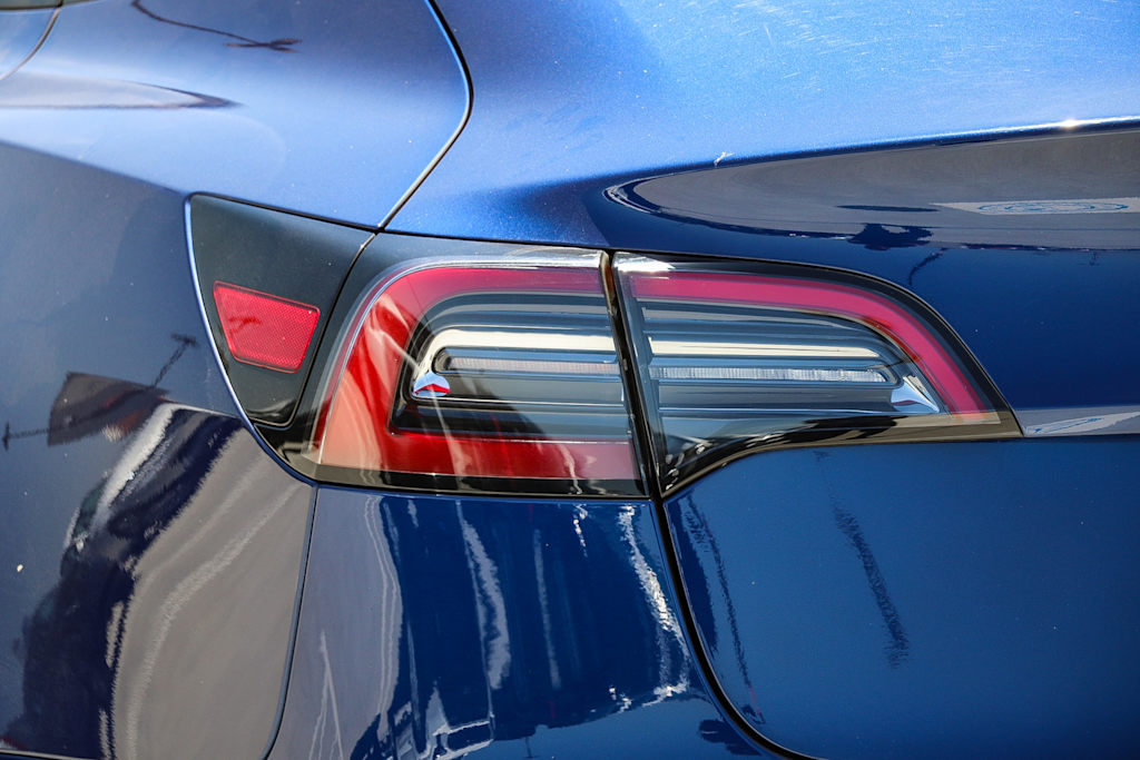 Thumbnail: 2023 Tesla Model 3 - 16
