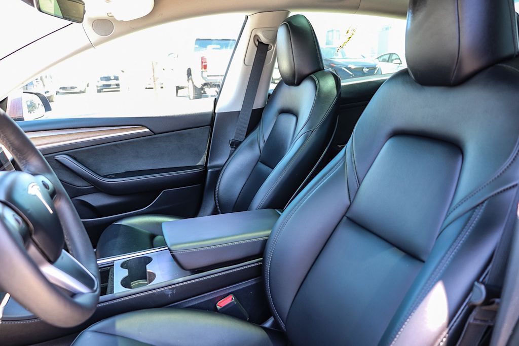 Thumbnail: 2023 Tesla Model 3 - 8