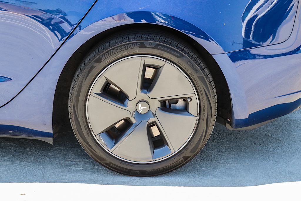 Thumbnail: 2023 Tesla Model 3 - 17