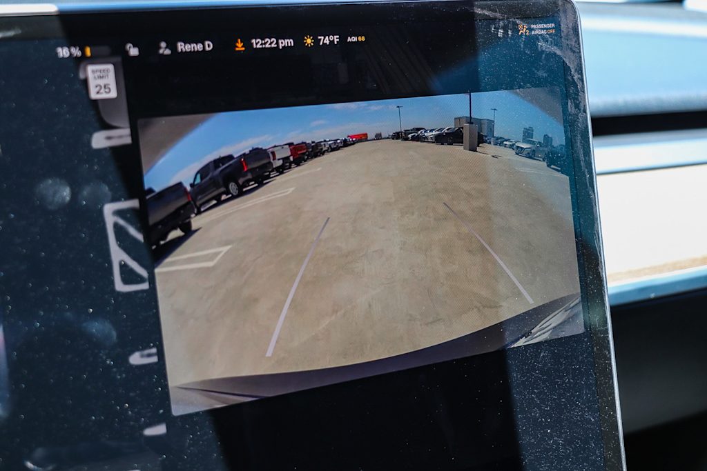 Thumbnail: 2023 Tesla Model 3 - 11