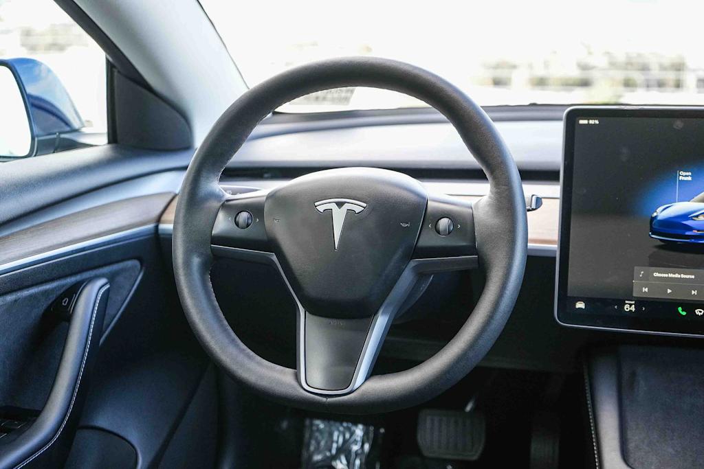 Thumbnail: 2023 Tesla Model 3 - 12