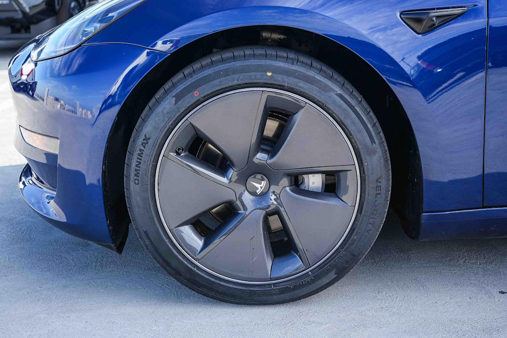 Thumbnail: 2023 Tesla Model 3 - 19