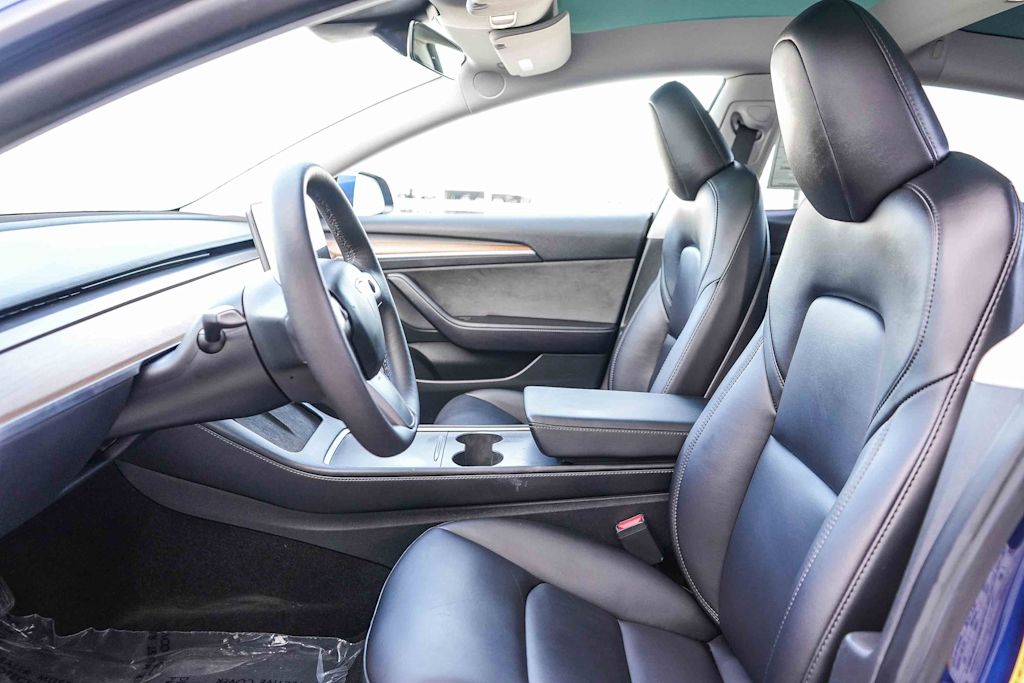 Thumbnail: 2023 Tesla Model 3 - 10