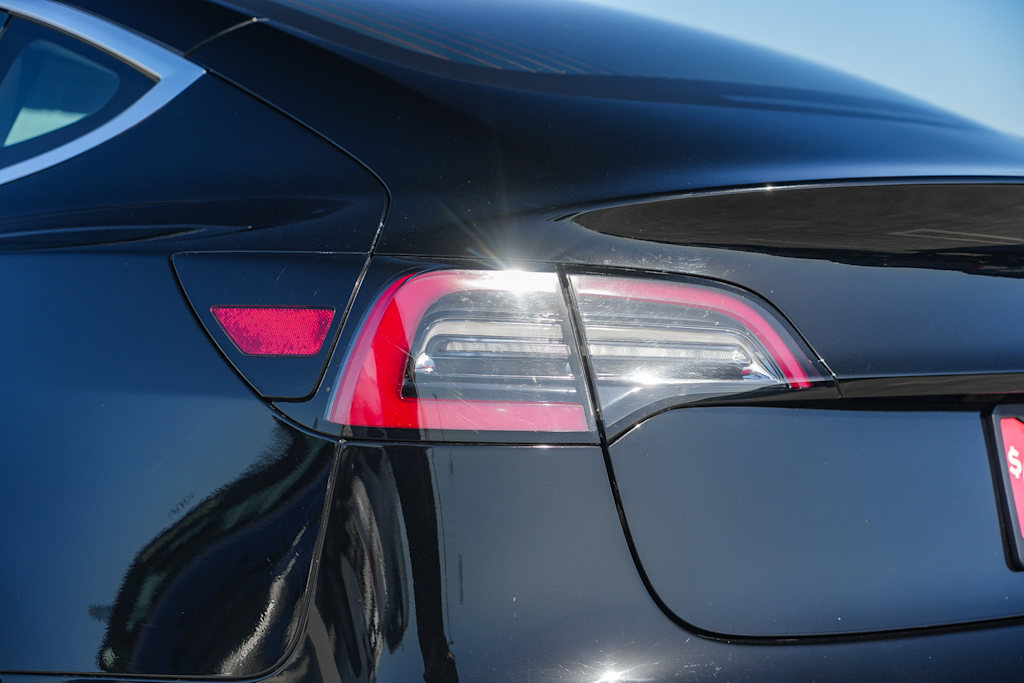 Thumbnail: 2018 Tesla Model 3 - 17
