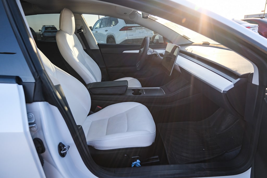 Thumbnail: 2022 Tesla Model 3 - 8