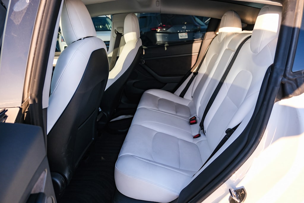 Thumbnail: 2022 Tesla Model 3 - 10