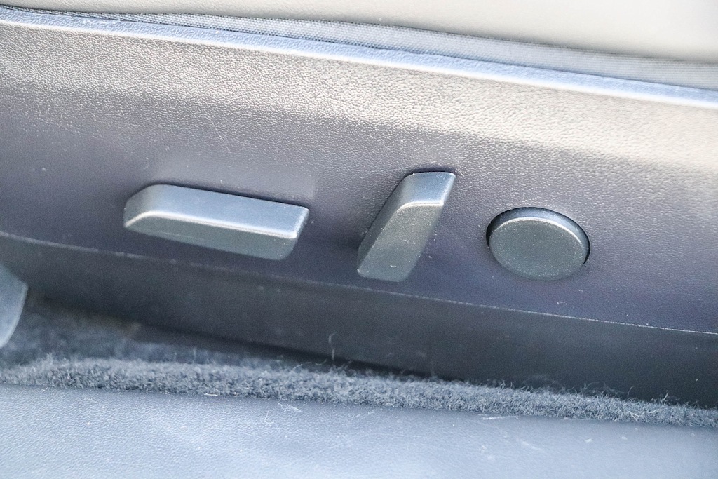 Thumbnail: 2020 Tesla Model 3 - 21