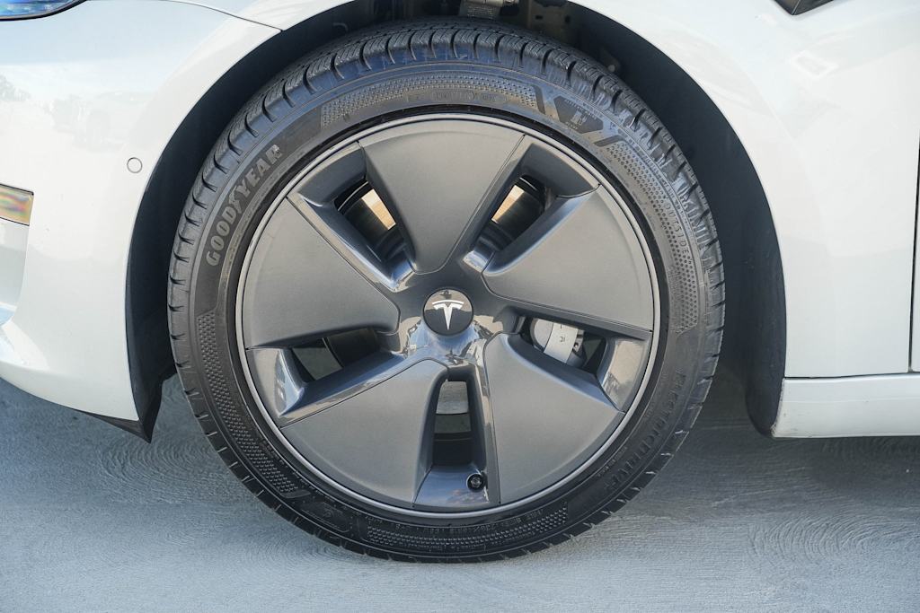 Thumbnail: 2021 Tesla Model 3 - 18