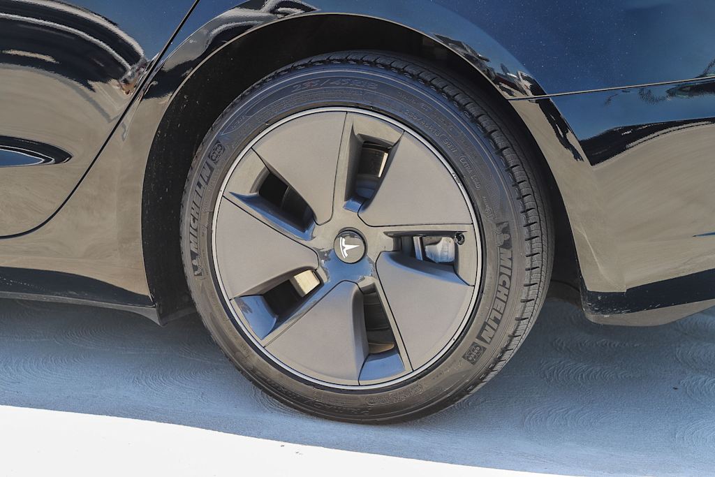 Thumbnail: 2023 Tesla Model 3 - 19