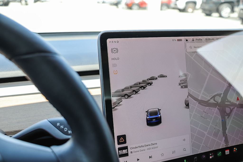 Thumbnail: 2020 Tesla Model 3 - 24
