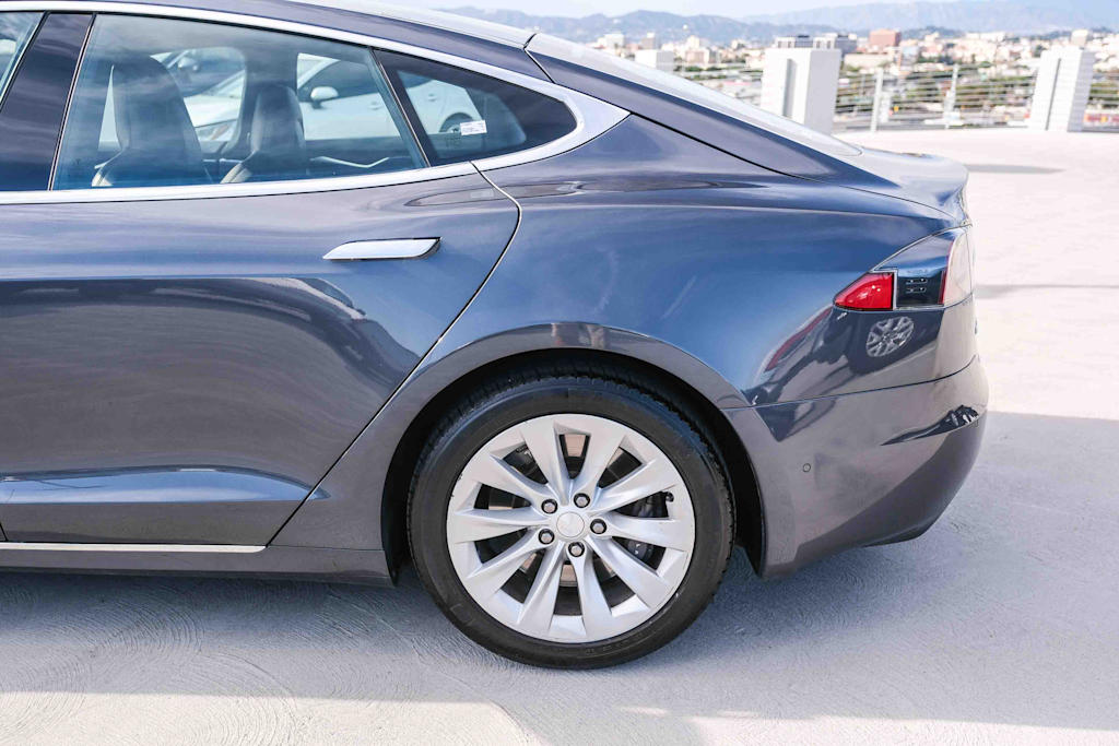 Thumbnail: 2016 Tesla Model S - 7