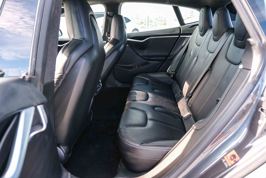 Thumbnail: 2016 Tesla Model S - 11