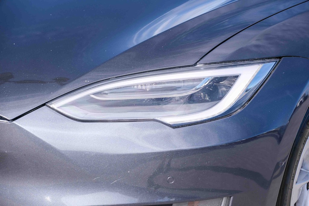 Thumbnail: 2016 Tesla Model S - 20