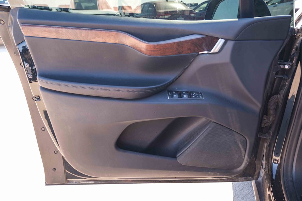 Thumbnail: 2018 Tesla Model X - 23